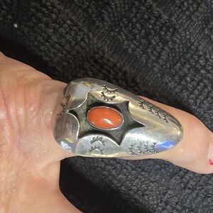 NAVAJO 925 Sterling Silver Vintage Coral Cutout Cocktail Ring